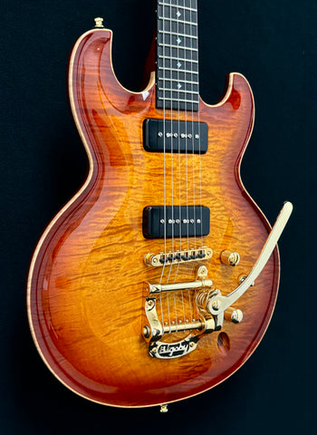 DBZ - USA - Royale - ONE OF A KIND - Amalfitino AlNiCo II  P90's - Gold Hardware - Bigsby - w/OHSC