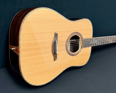 Furch - Red - Dreadnought - Sitka Spruce - Rose Wood B/S - Natural - Hiscox OHSC - RETIREMENT SALE !!!
