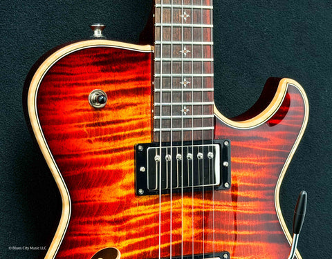 Knaggs Guitars - Influence Kenai - Hollowbody - T1 Maple Top - Fire - Gloss Nitro - R/W Fret Board - Nickel Hardware - Tremolo - OHSC